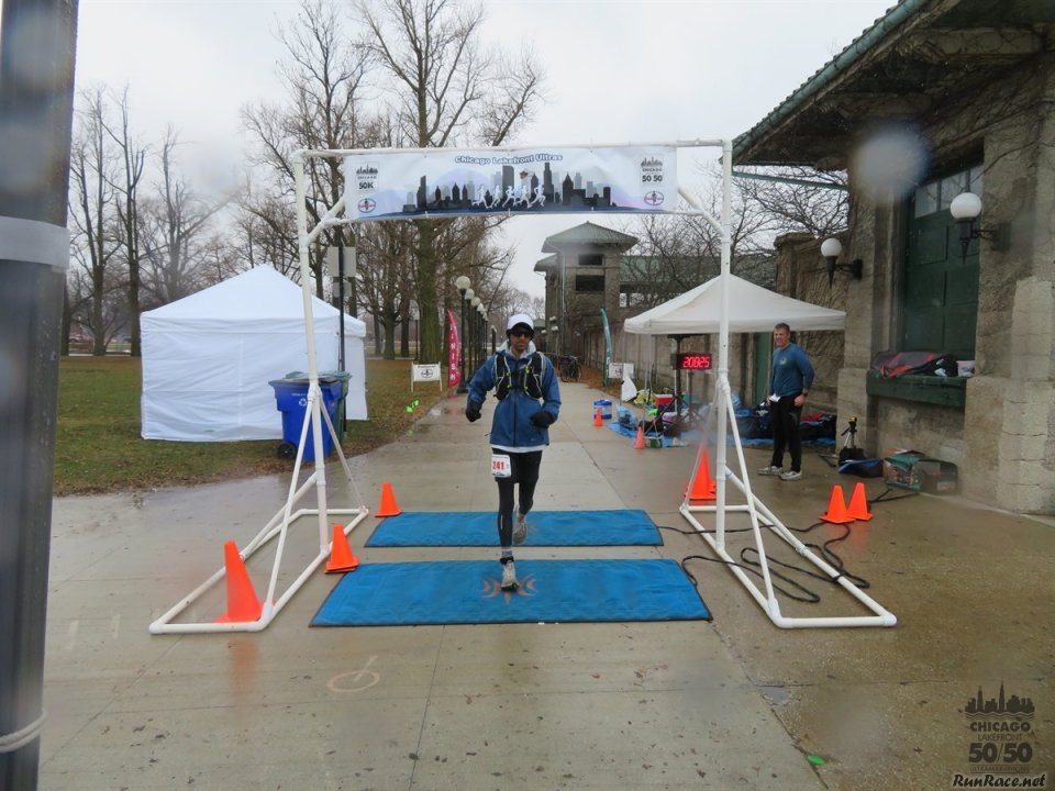 Chicago Lakefront Ultras 50K, 20.7-Mile Buildup Run, Half Marathon :: Start/Finish Area