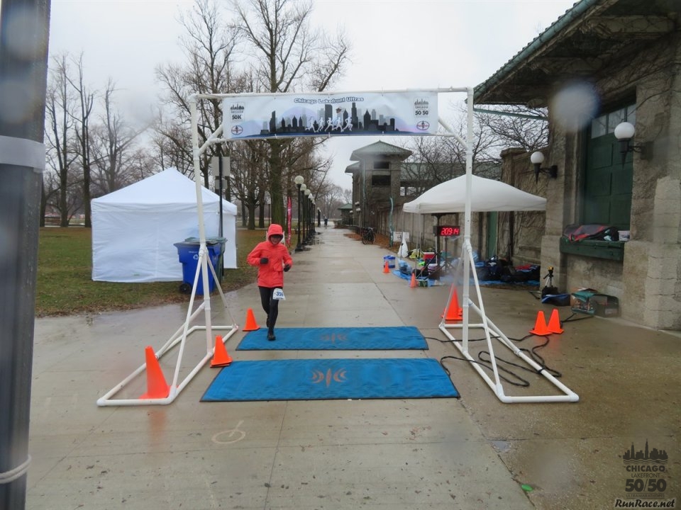 Chicago Lakefront Ultras 50K, 20.7-Mile Buildup Run, Half Marathon :: Start/Finish Area