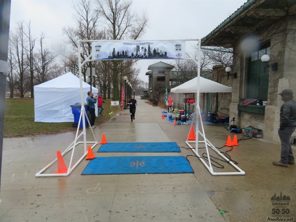 Chicago Lakefront Ultras 50K, 20.7-Mile Buildup Run, Half Marathon :: Start/Finish Area