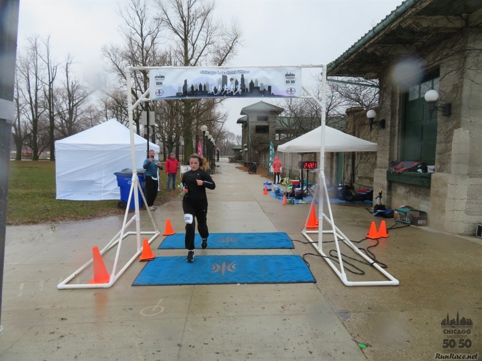 Chicago Lakefront Ultras 50K, 20.7-Mile Buildup Run, Half Marathon :: Start/Finish Area