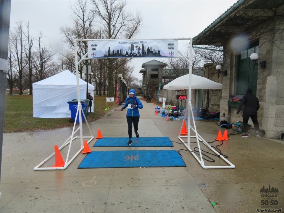 Chicago Lakefront Ultras 50K, 20.7-Mile Buildup Run, Half Marathon :: Start/Finish Area