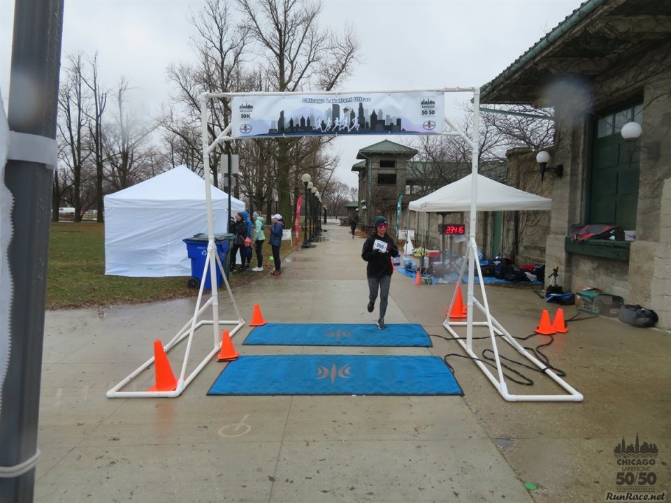 Chicago Lakefront Ultras 50K, 20.7-Mile Buildup Run, Half Marathon :: Start/Finish Area
