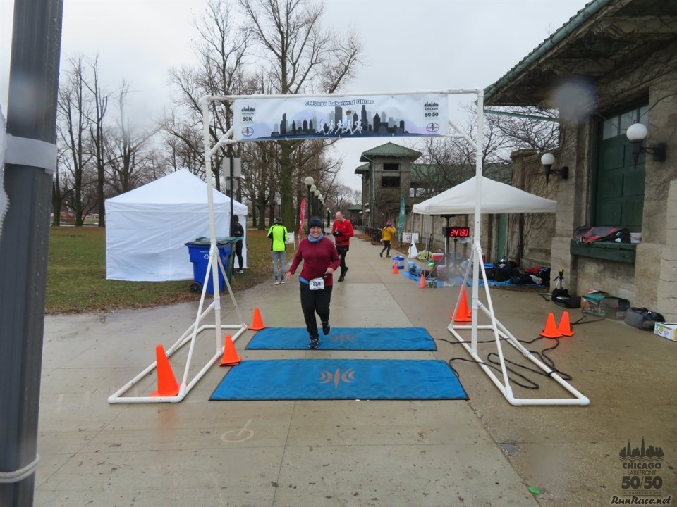 Chicago Lakefront Ultras 50K, 20.7-Mile Buildup Run, Half Marathon :: Start/Finish Area