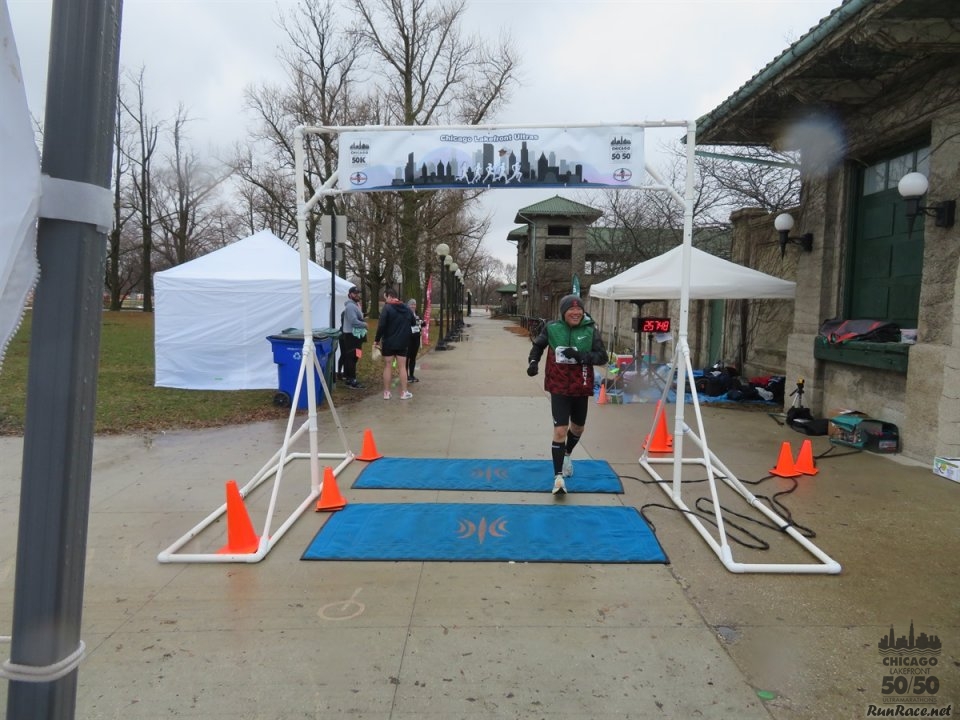 Chicago Lakefront Ultras 50K, 20.7-Mile Buildup Run, Half Marathon :: Start/Finish Area