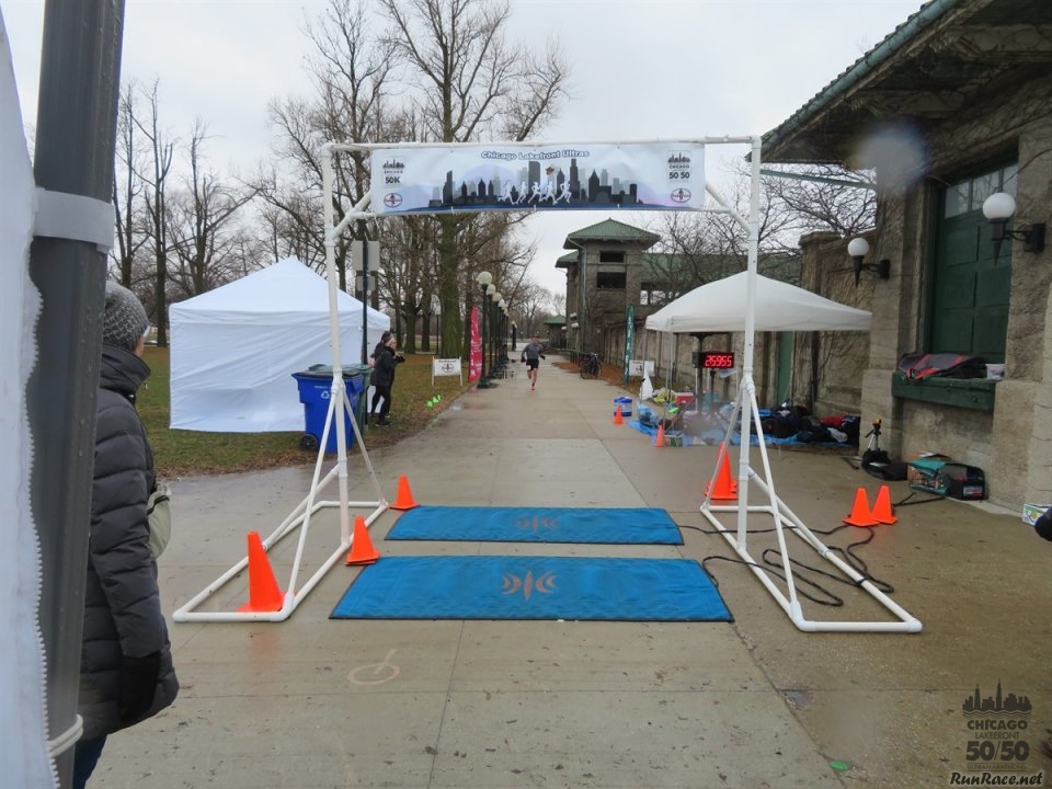 Chicago Lakefront Ultras 50K, 20.7-Mile Buildup Run, Half Marathon :: Start/Finish Area