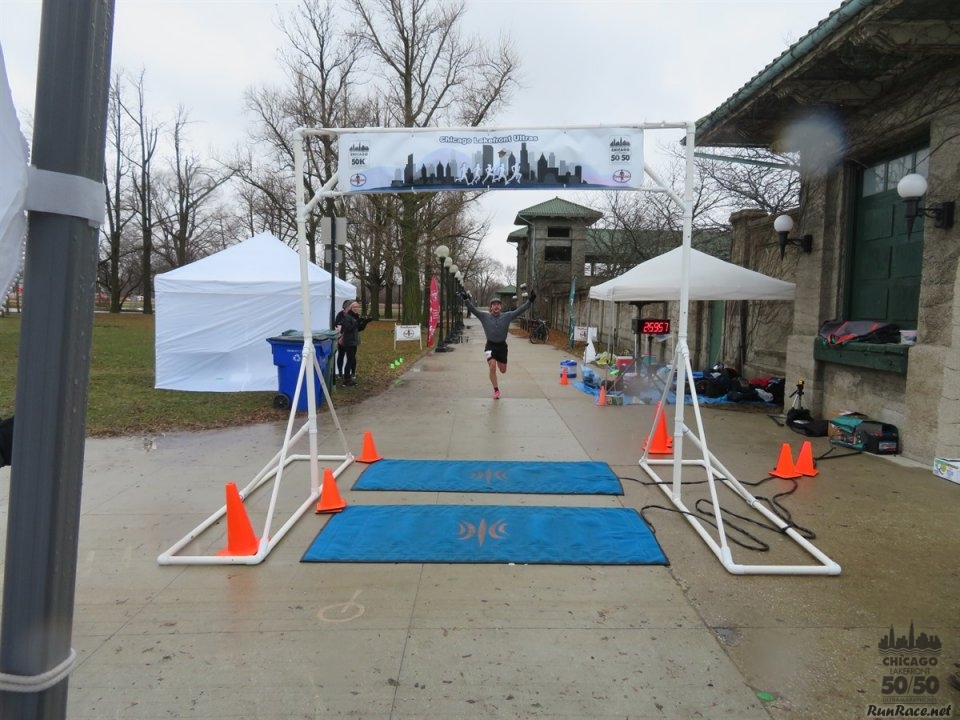 Chicago Lakefront Ultras 50K, 20.7-Mile Buildup Run, Half Marathon :: Start/Finish Area