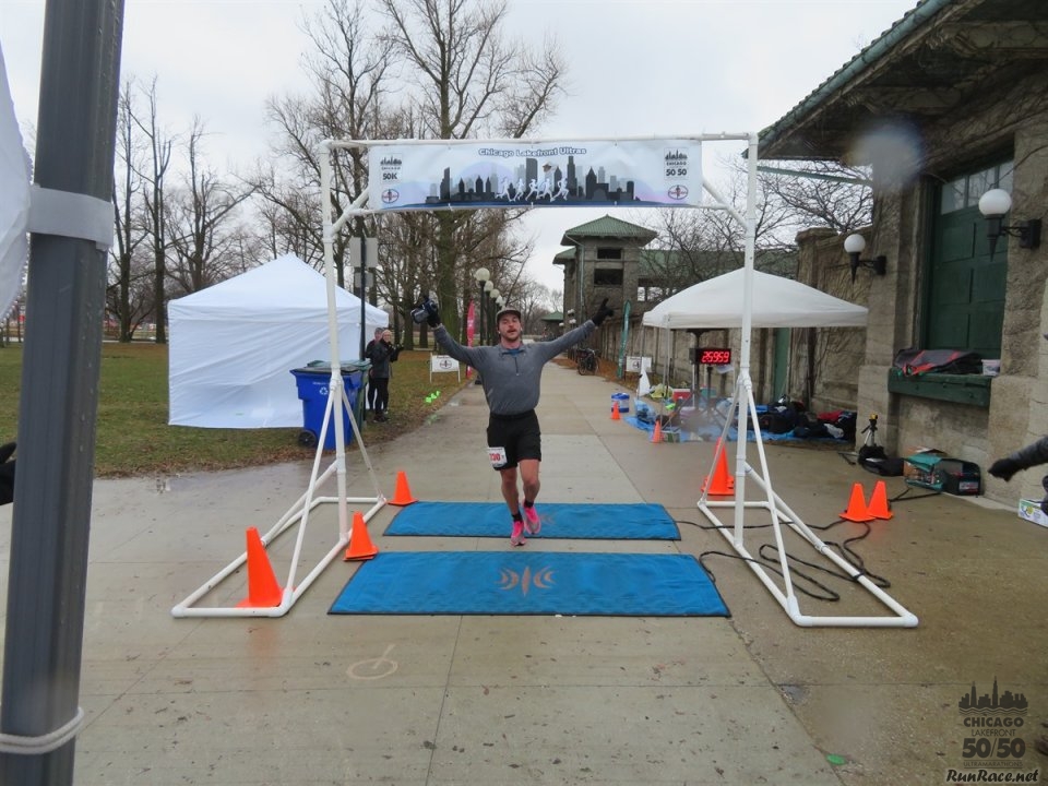 Chicago Lakefront Ultras 50K, 20.7-Mile Buildup Run, Half Marathon :: Start/Finish Area