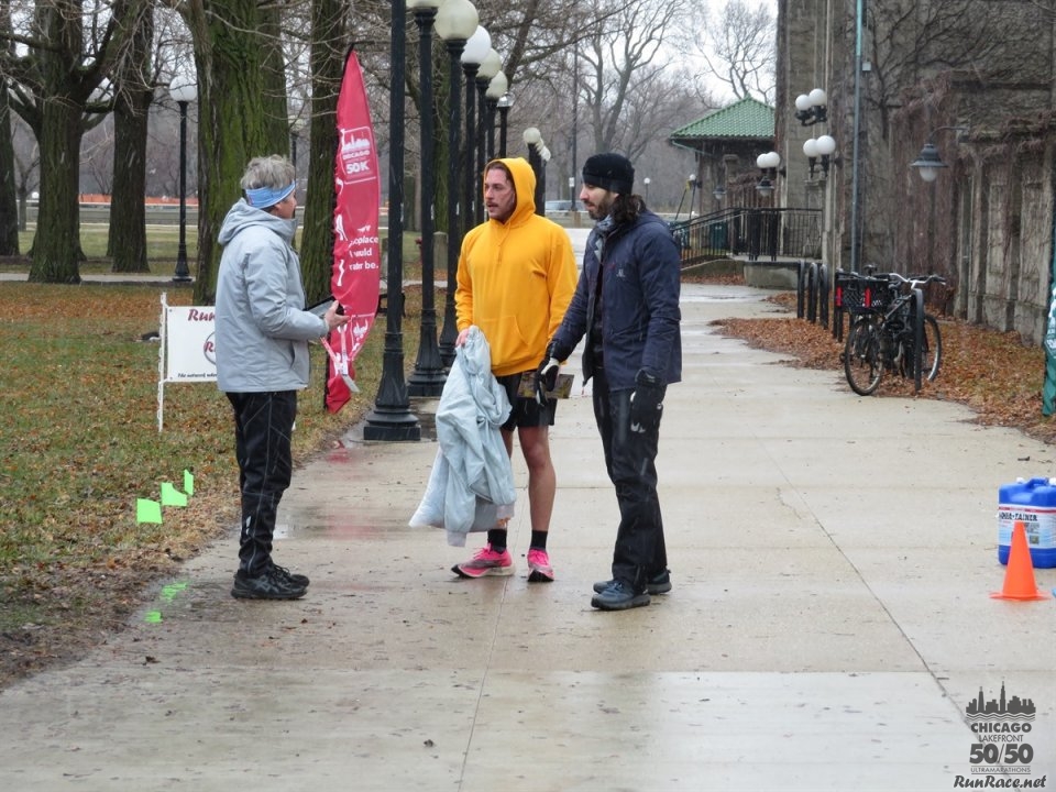 Chicago Lakefront Ultras 50K, 20.7-Mile Buildup Run, Half Marathon :: Start/Finish Area