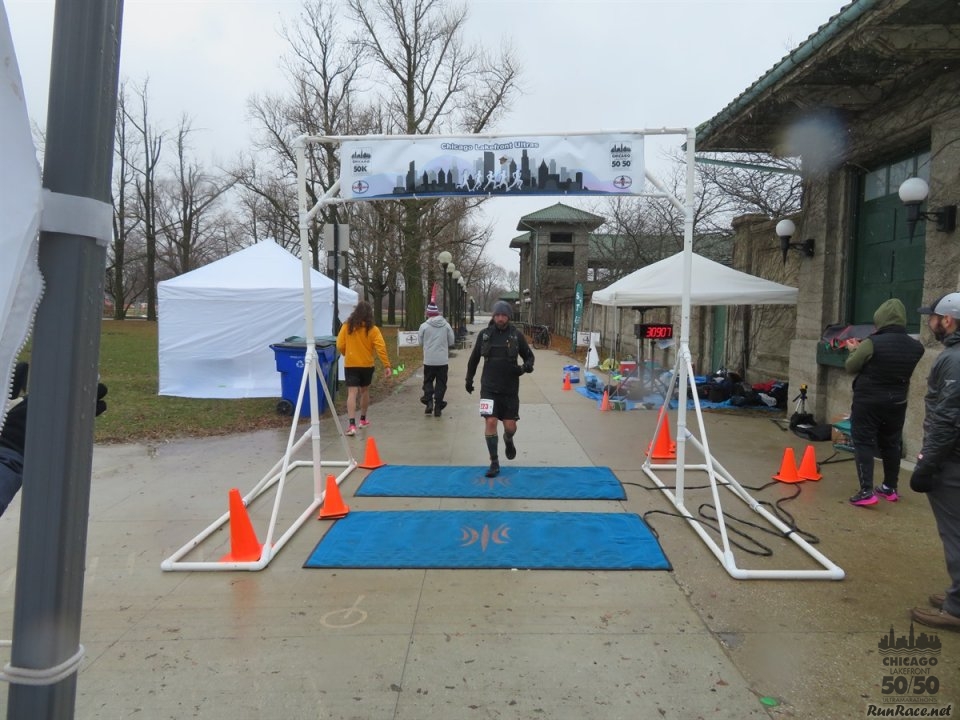 Chicago Lakefront Ultras 50K, 20.7-Mile Buildup Run, Half Marathon :: Start/Finish Area