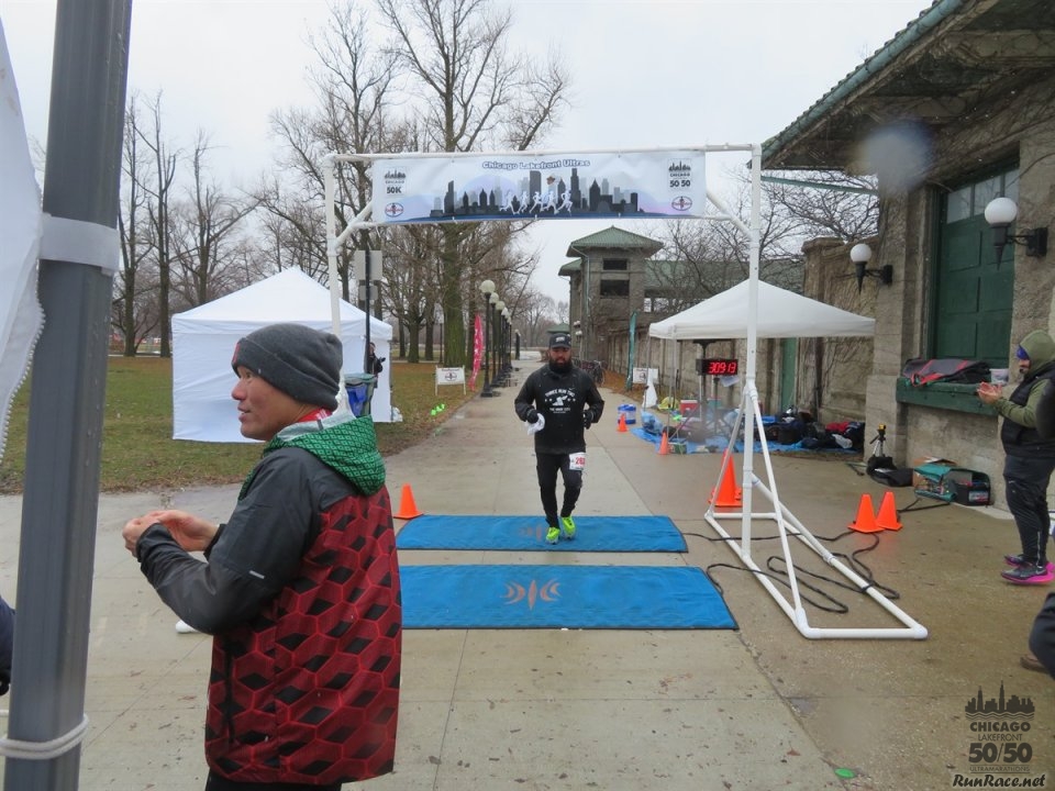 Chicago Lakefront Ultras 50K, 20.7-Mile Buildup Run, Half Marathon :: Start/Finish Area
