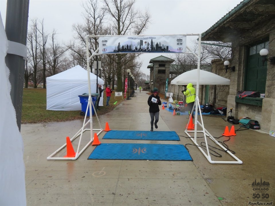 Chicago Lakefront Ultras 50K, 20.7-Mile Buildup Run, Half Marathon :: Start/Finish Area