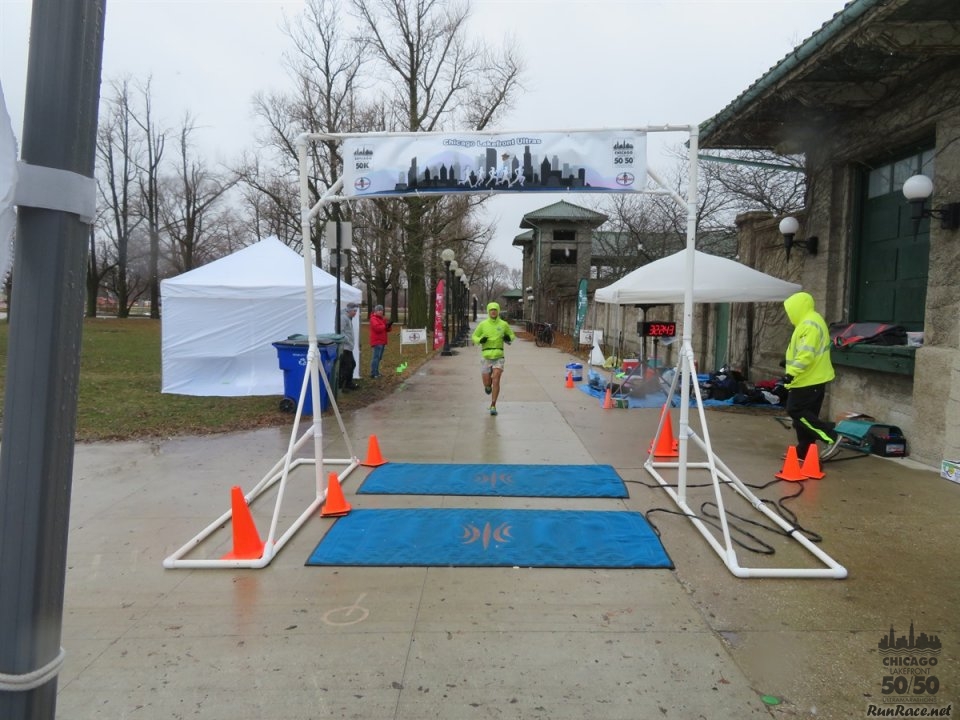 Chicago Lakefront Ultras 50K, 20.7-Mile Buildup Run, Half Marathon :: Start/Finish Area
