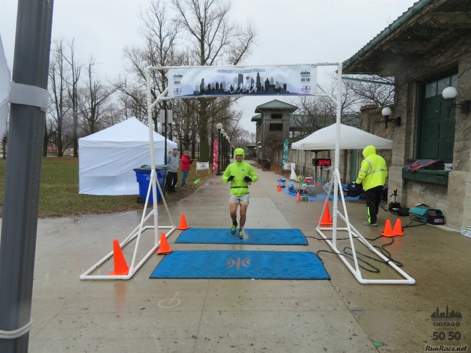 Chicago Lakefront Ultras 50K, 20.7-Mile Buildup Run, Half Marathon :: Start/Finish Area