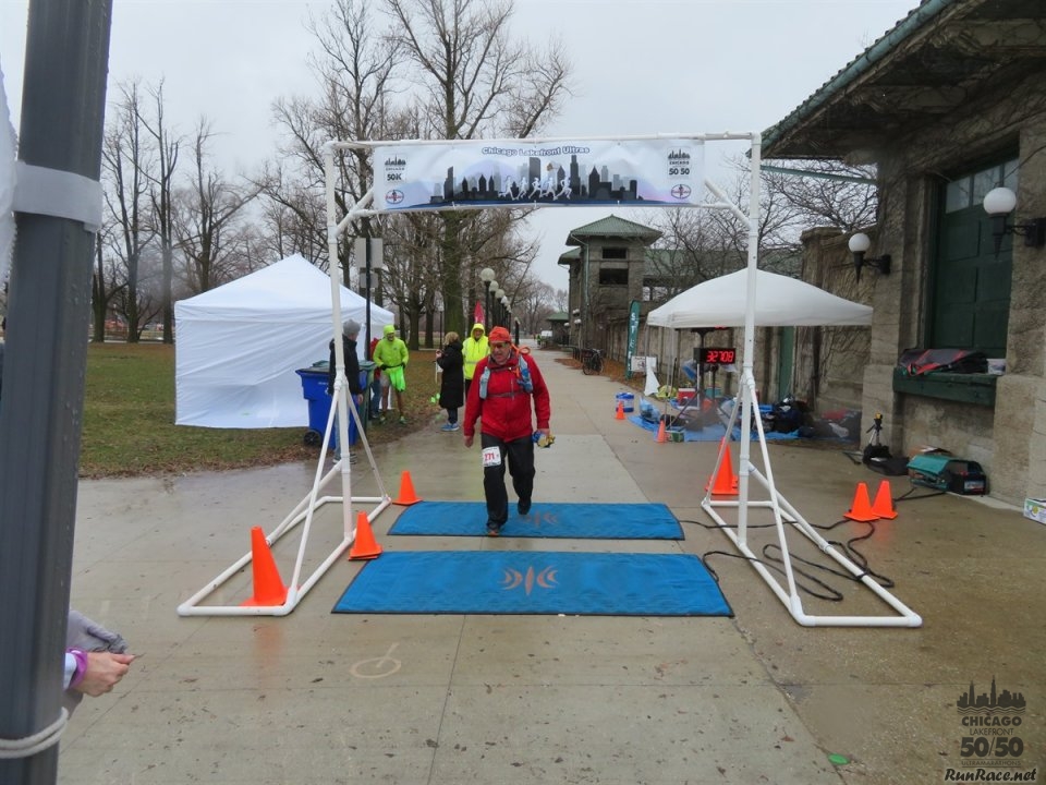 Chicago Lakefront Ultras 50K, 20.7-Mile Buildup Run, Half Marathon :: Start/Finish Area