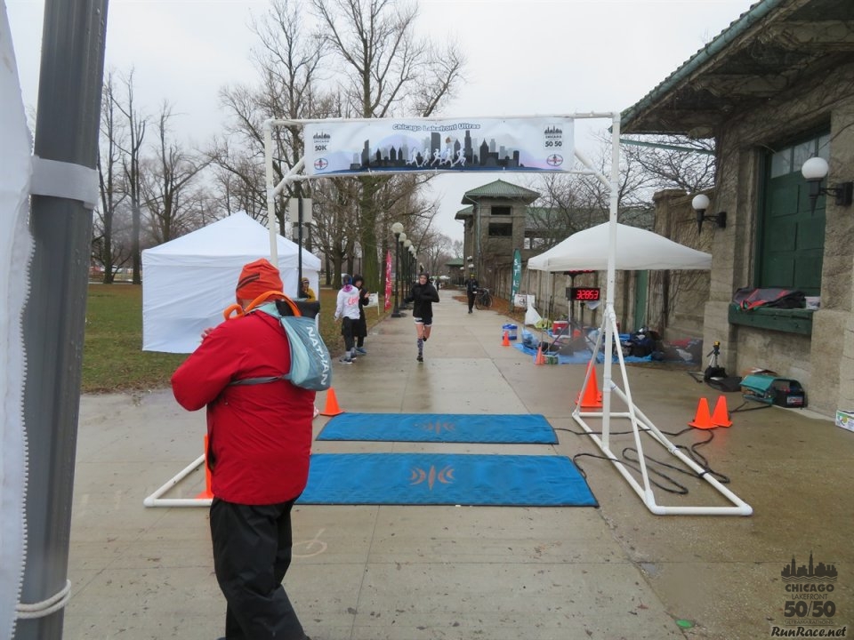 Chicago Lakefront Ultras 50K, 20.7-Mile Buildup Run, Half Marathon :: Start/Finish Area