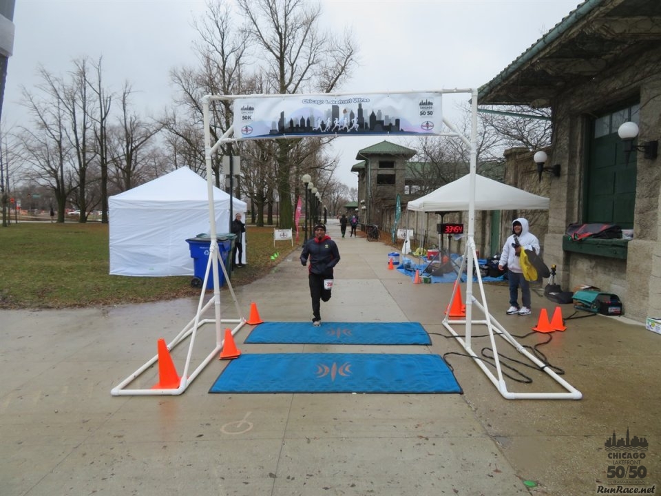 Chicago Lakefront Ultras 50K, 20.7-Mile Buildup Run, Half Marathon :: Start/Finish Area