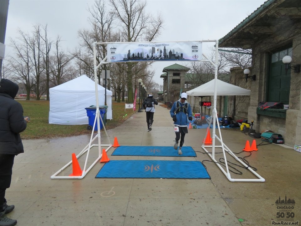Chicago Lakefront Ultras 50K, 20.7-Mile Buildup Run, Half Marathon :: Start/Finish Area