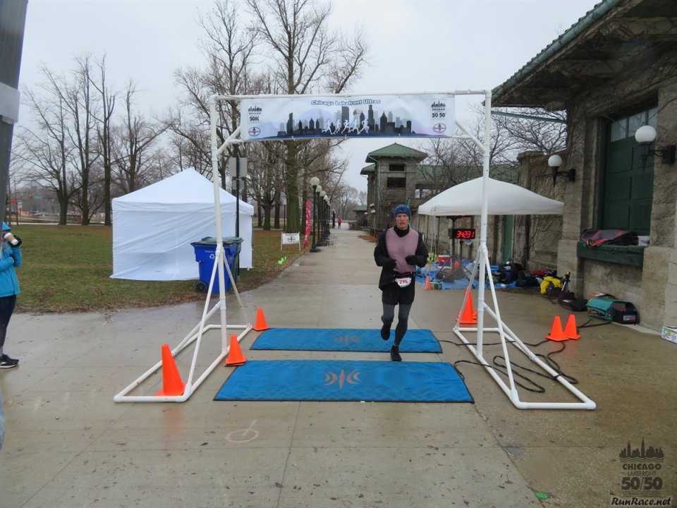Chicago Lakefront Ultras 50K, 20.7-Mile Buildup Run, Half Marathon :: Start/Finish Area