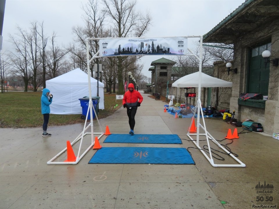 Chicago Lakefront Ultras 50K, 20.7-Mile Buildup Run, Half Marathon :: Start/Finish Area