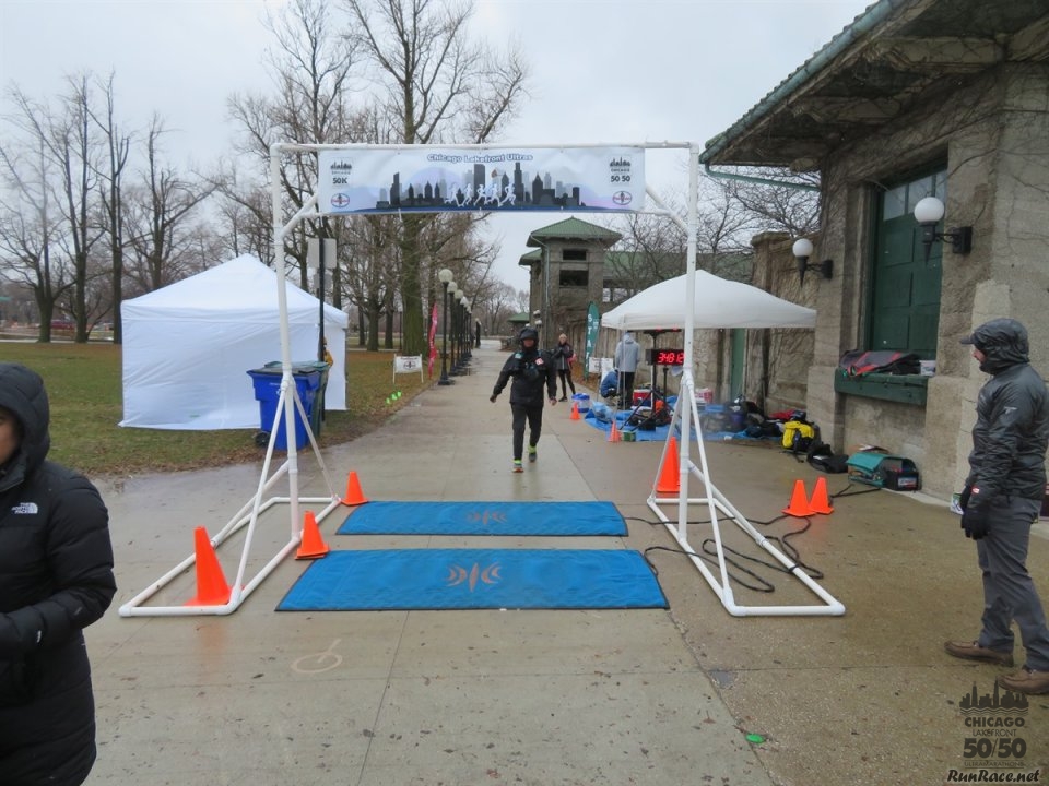 Chicago Lakefront Ultras 50K, 20.7-Mile Buildup Run, Half Marathon :: Start/Finish Area