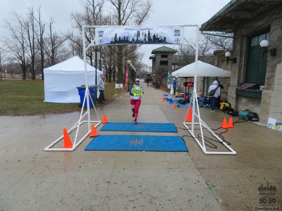 Chicago Lakefront Ultras 50K, 20.7-Mile Buildup Run, Half Marathon :: Start/Finish Area
