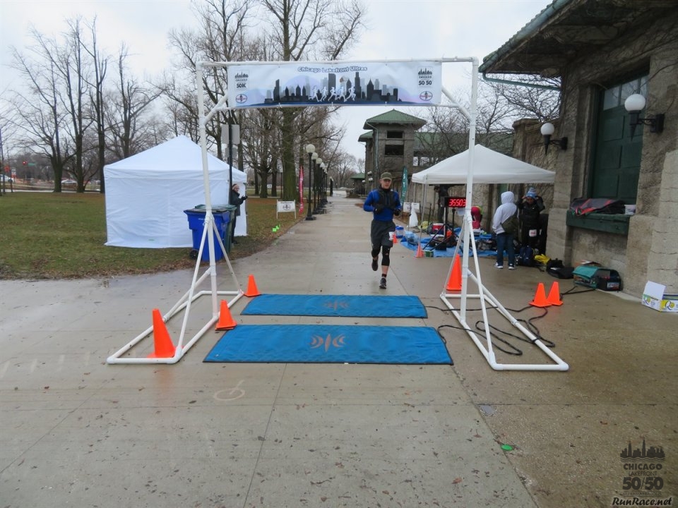 Chicago Lakefront Ultras 50K, 20.7-Mile Buildup Run, Half Marathon :: Start/Finish Area