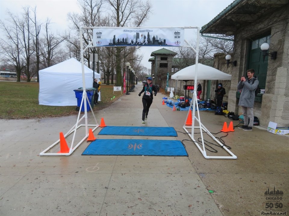 Chicago Lakefront Ultras 50K, 20.7-Mile Buildup Run, Half Marathon :: Start/Finish Area