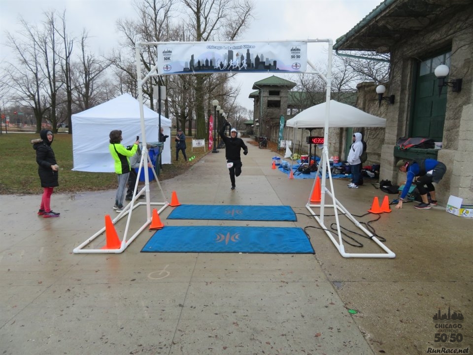 Chicago Lakefront Ultras 50K, 20.7-Mile Buildup Run, Half Marathon :: Start/Finish Area