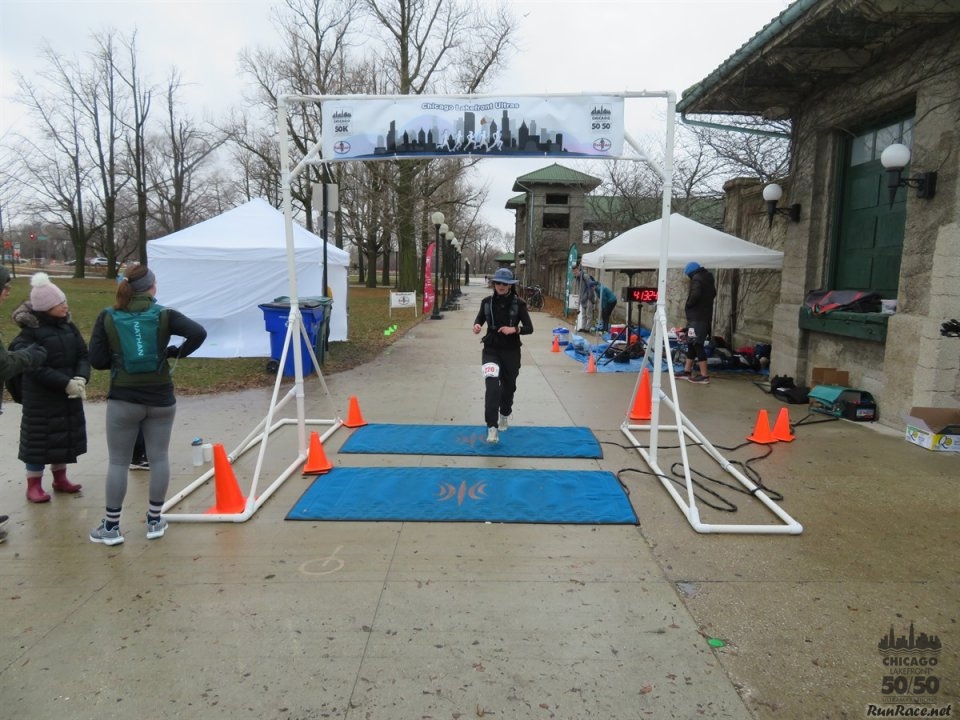 Chicago Lakefront Ultras 50K, 20.7-Mile Buildup Run, Half Marathon :: Start/Finish Area