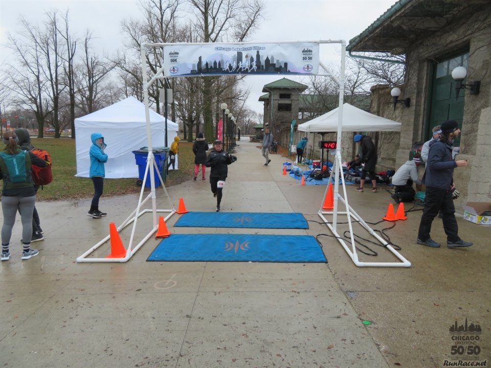 Chicago Lakefront Ultras 50K, 20.7-Mile Buildup Run, Half Marathon :: Start/Finish Area