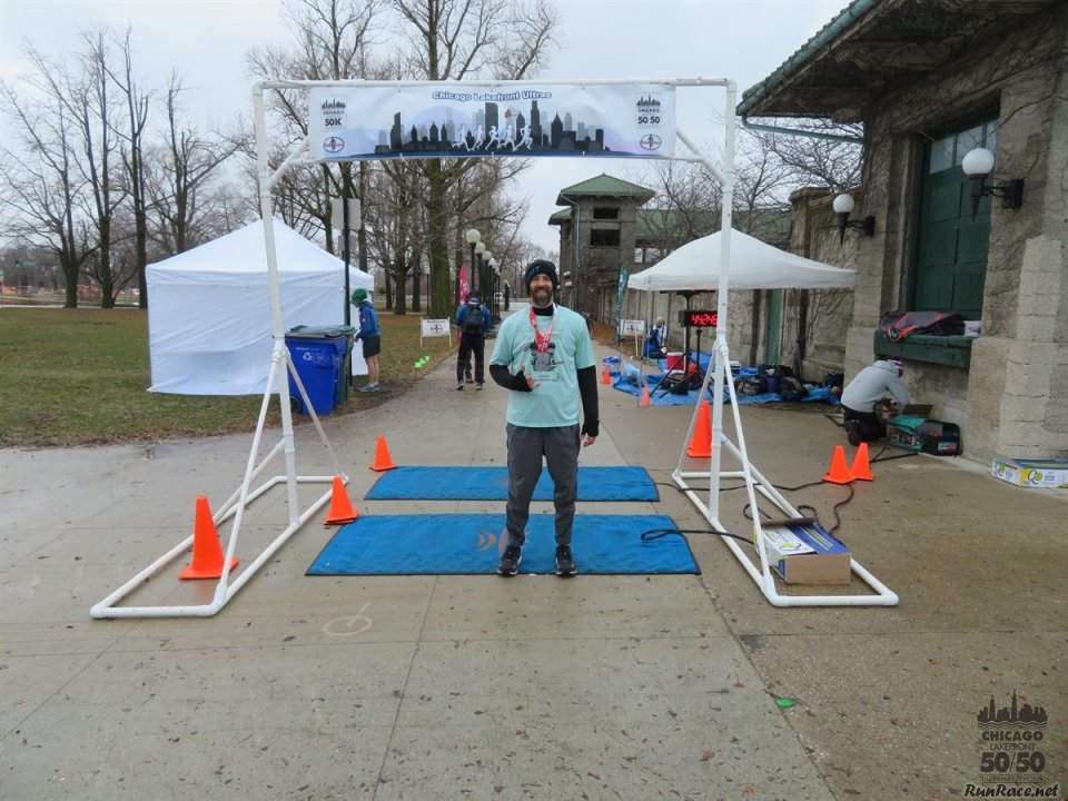 Chicago Lakefront Ultras 50K, 20.7-Mile Buildup Run, Half Marathon :: Start/Finish Area