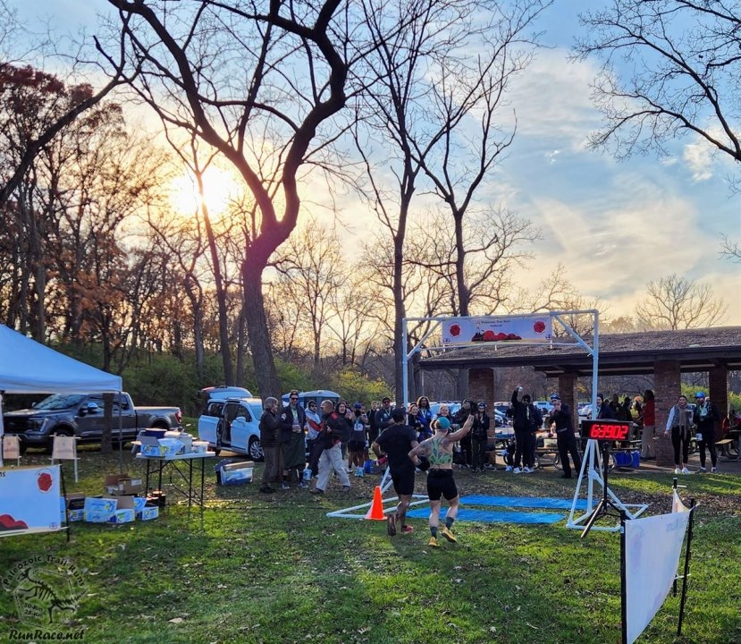 Action at Palos Park Woods North Start/Finish Area : Michelle's Phone...