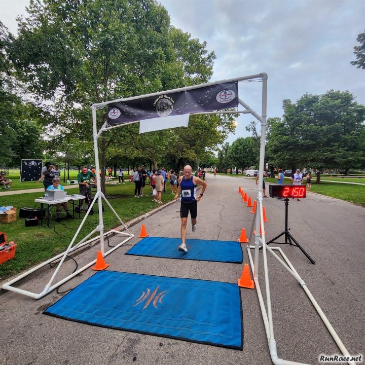 Chicago Full Moon Racing in Norwood Park