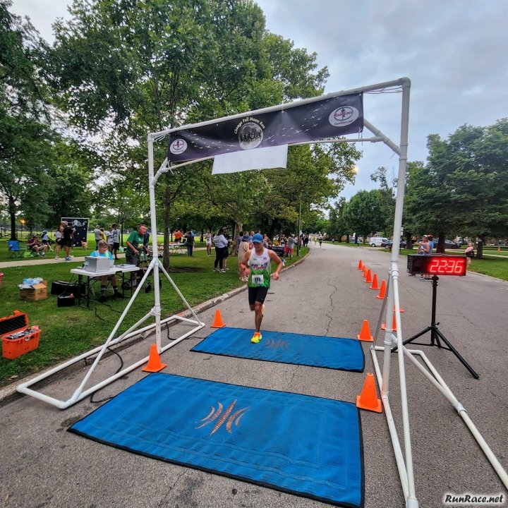 Chicago Full Moon Racing in Norwood Park