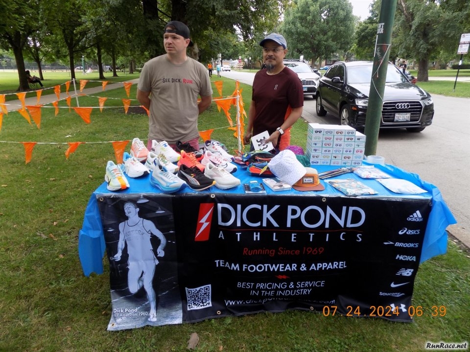 Pre-race Gathering in Norwood Park