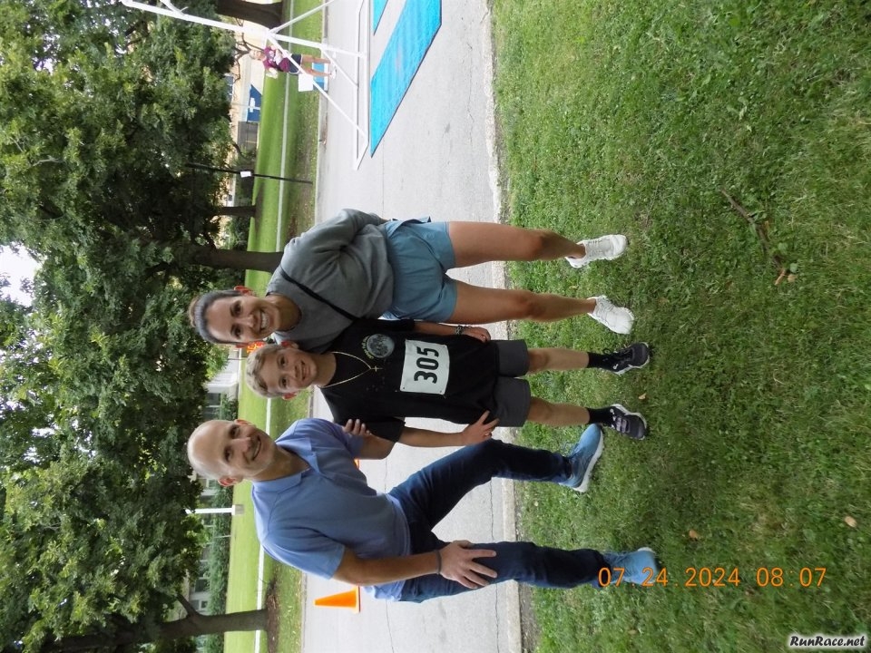Pre-race Gathering in Norwood Park
