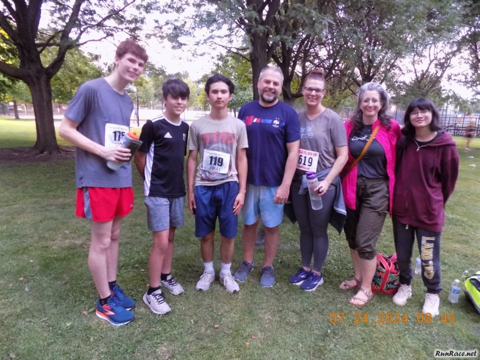 Pre-race Gathering in Norwood Park